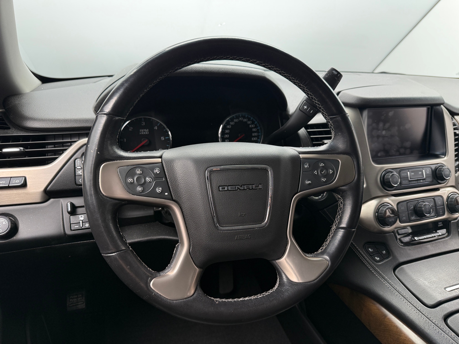 Thumbnail: 2019 GMC Yukon XL - 4
