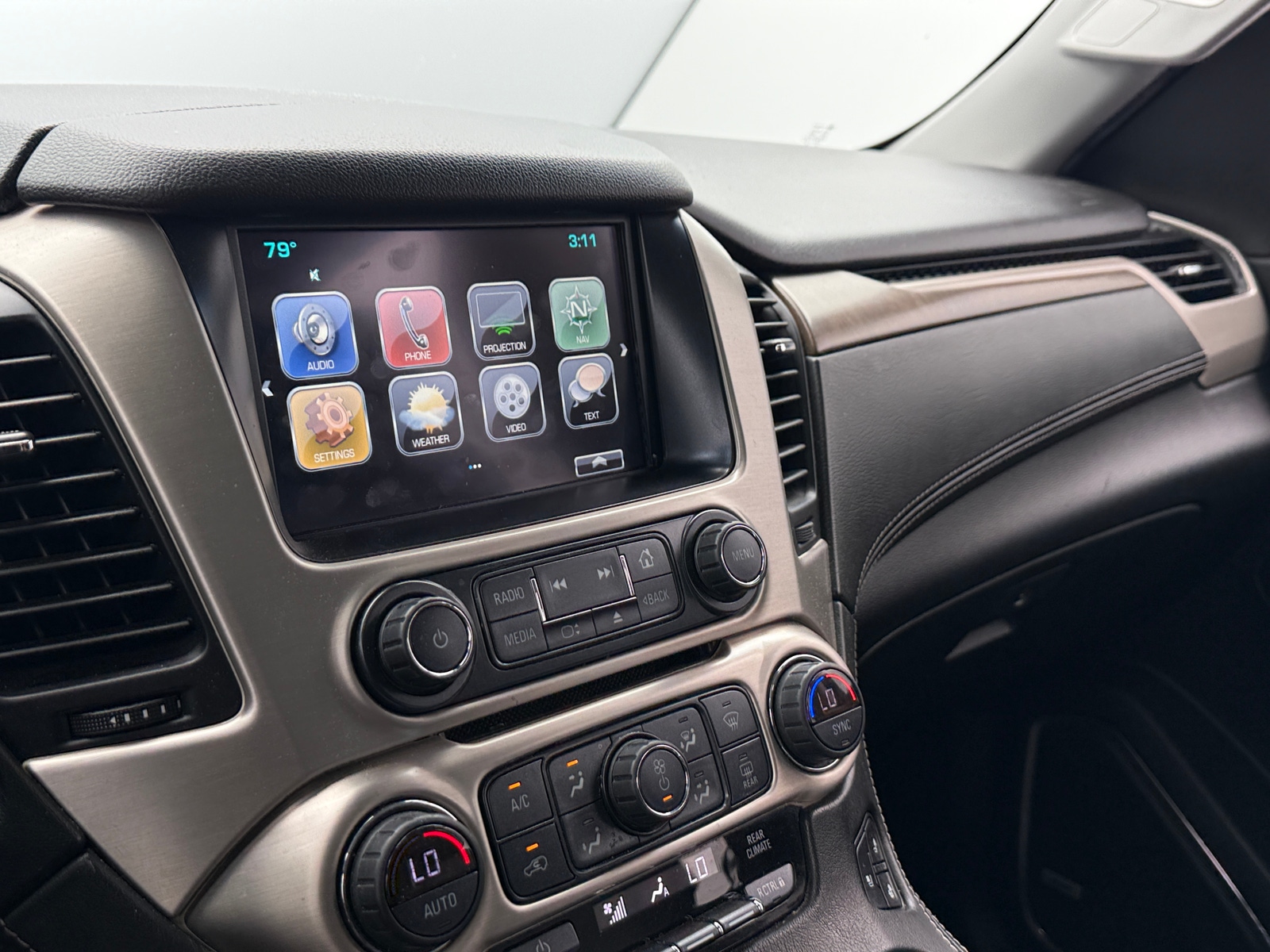 Thumbnail: 2019 GMC Yukon XL - 3