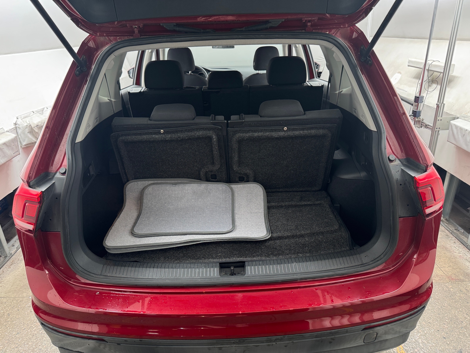 Thumbnail: 2018 Volkswagen Tiguan - 7