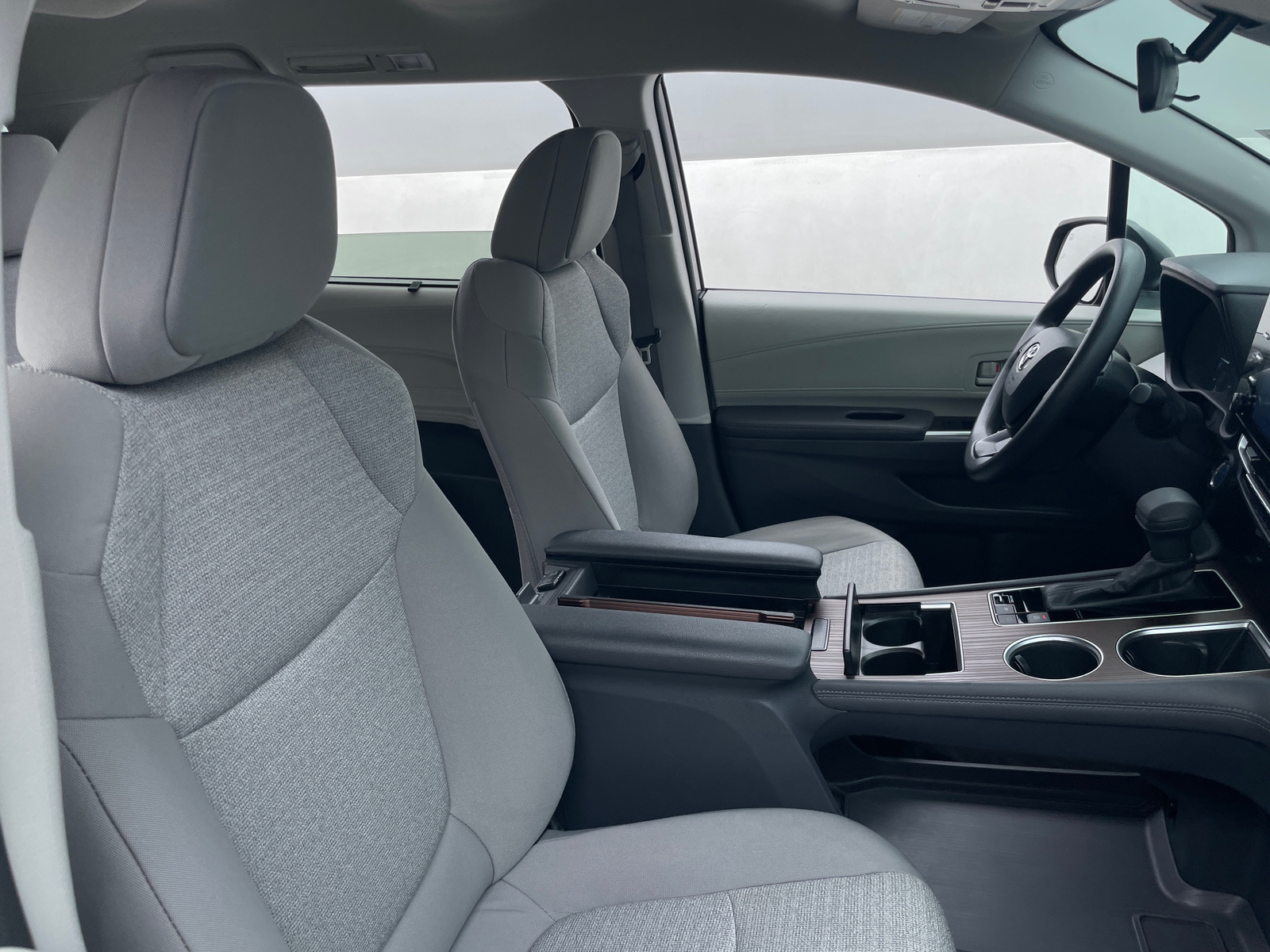 Thumbnail: 2023 Toyota Sienna - 2
