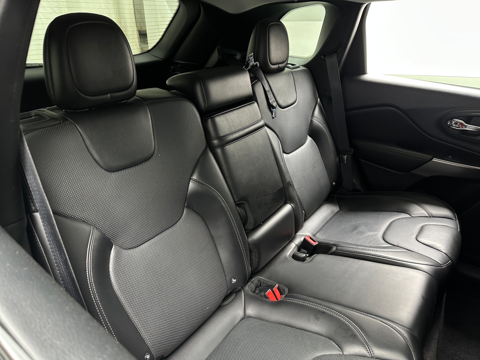 Thumbnail: 2019 Jeep Cherokee - 5