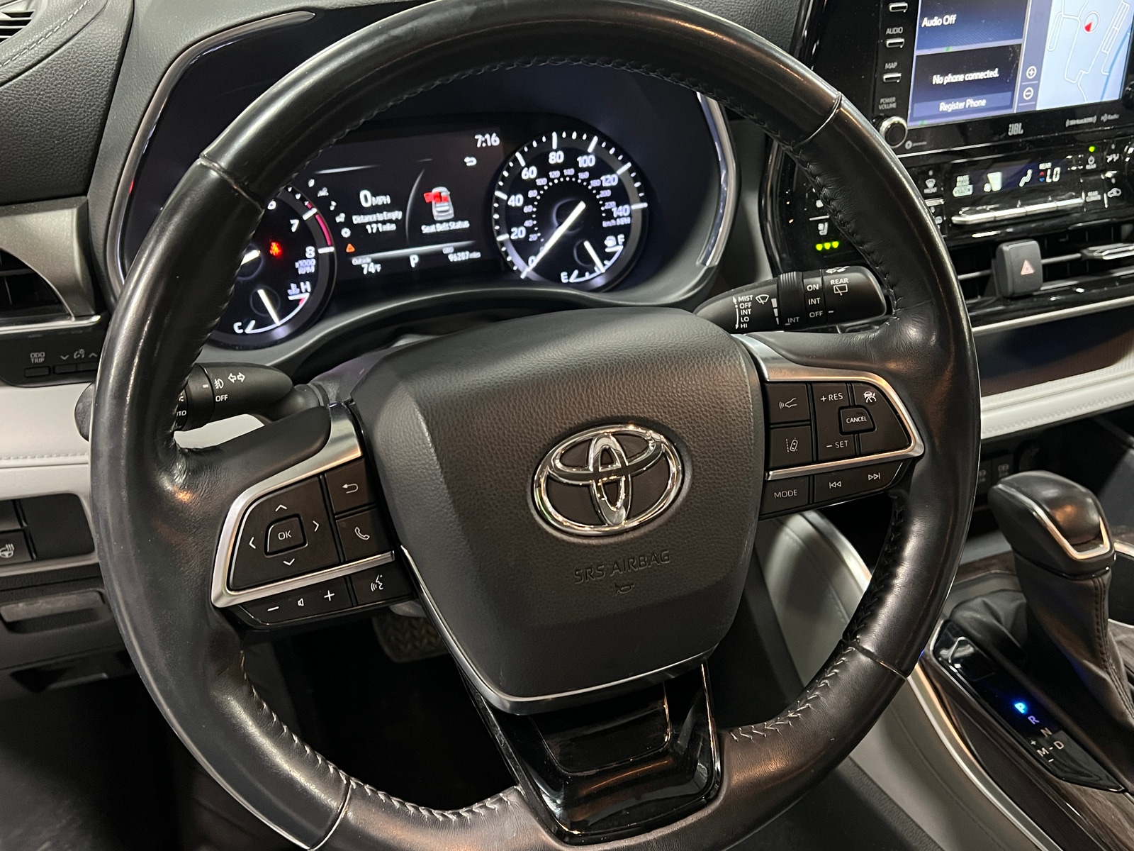 Thumbnail: 2020 Toyota Highlander - 4