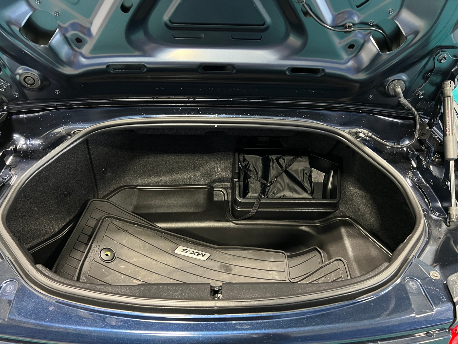 Thumbnail: 2021 Mazda MX-5 Miata - 4