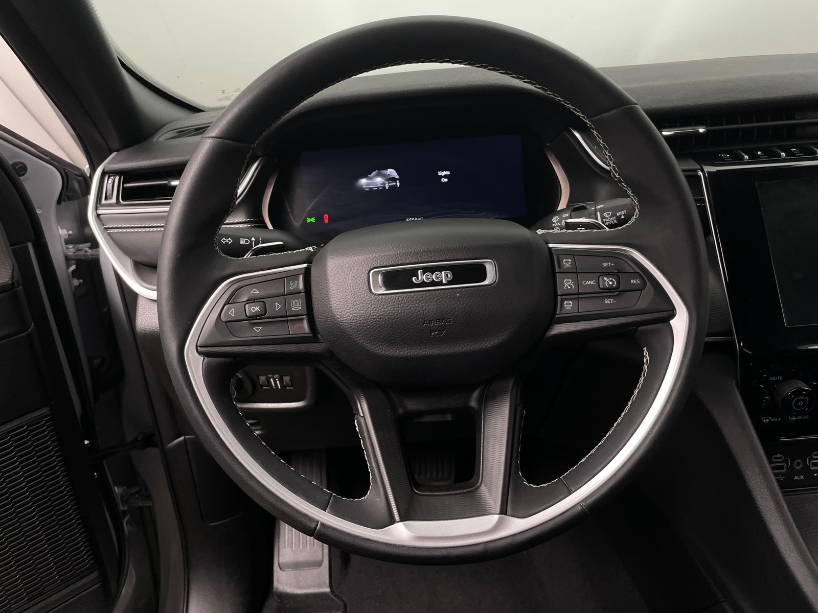 Thumbnail: 2023 Jeep Grand Cherokee - 4