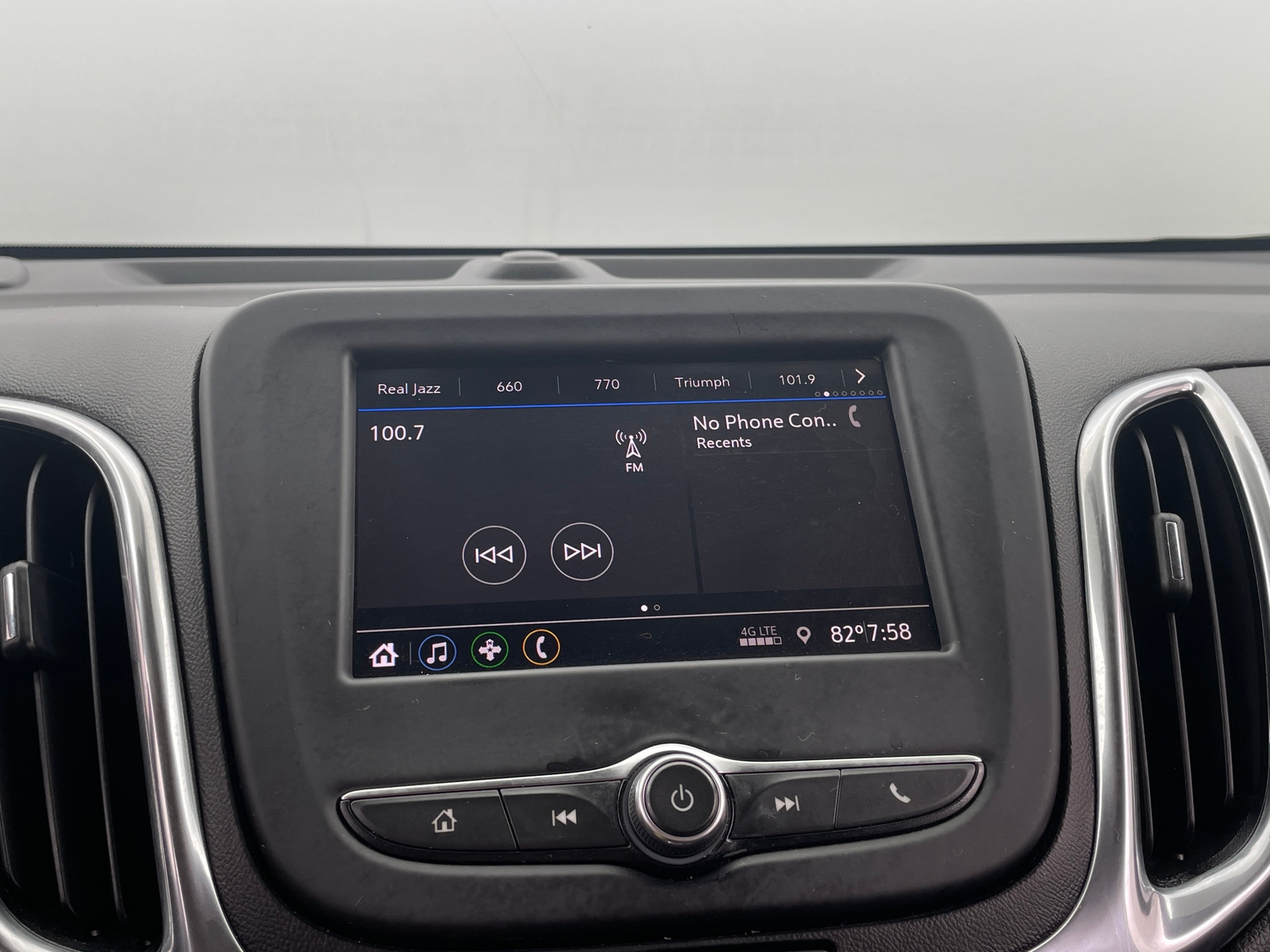 Thumbnail: 2020 Chevrolet Equinox - 4