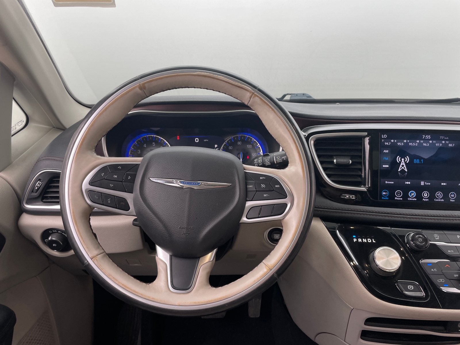 Thumbnail: 2019 Chrysler Pacifica - 4