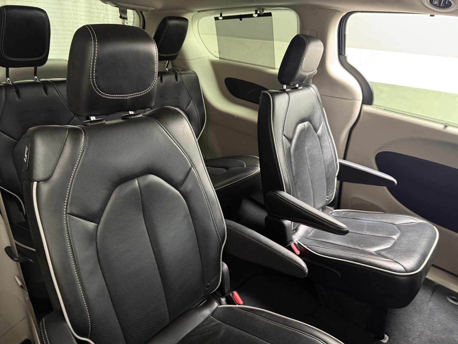 Thumbnail: 2023 Chrysler Pacifica - 5