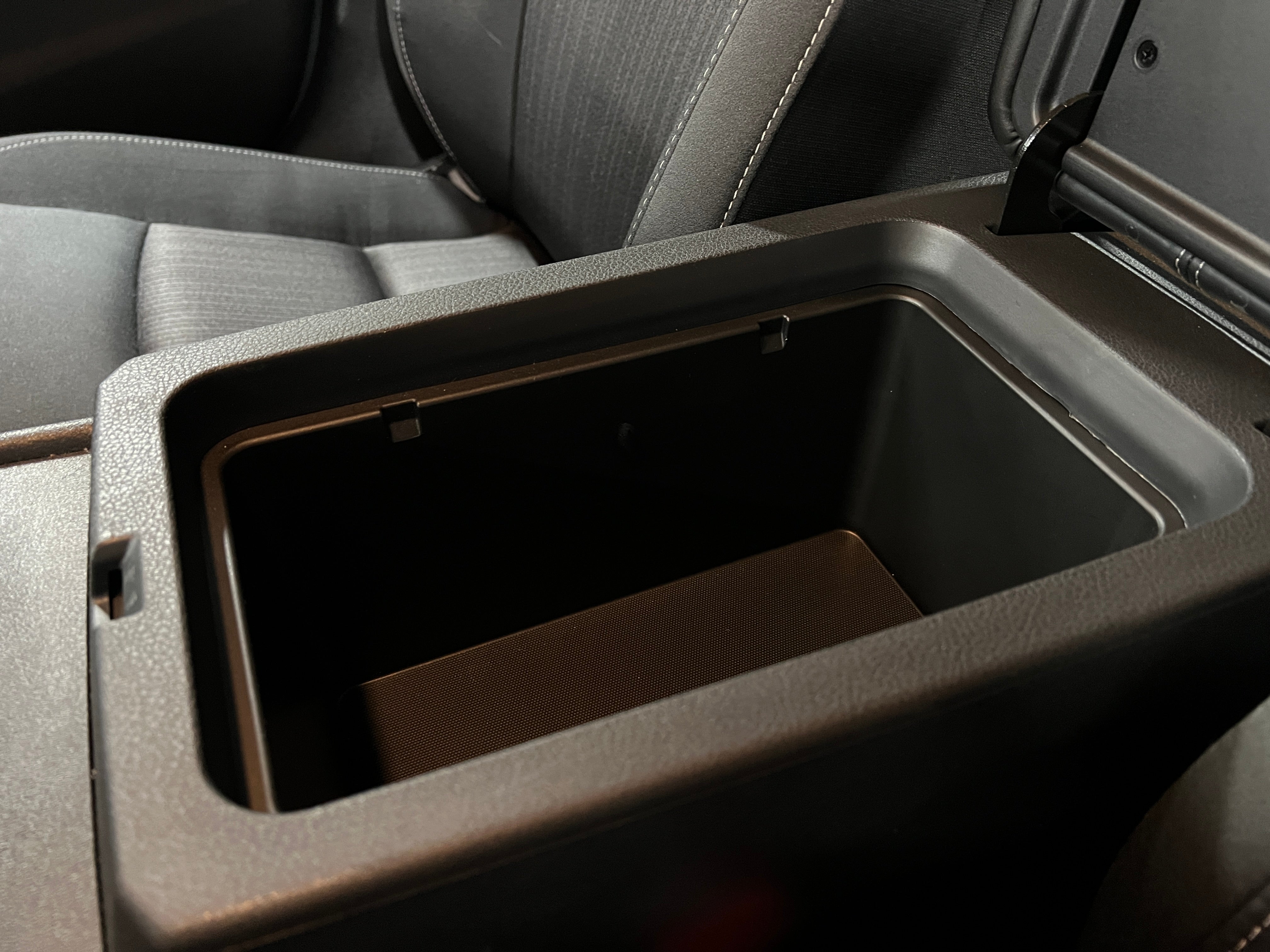 2025 Nissan Altima SV - Photo 13