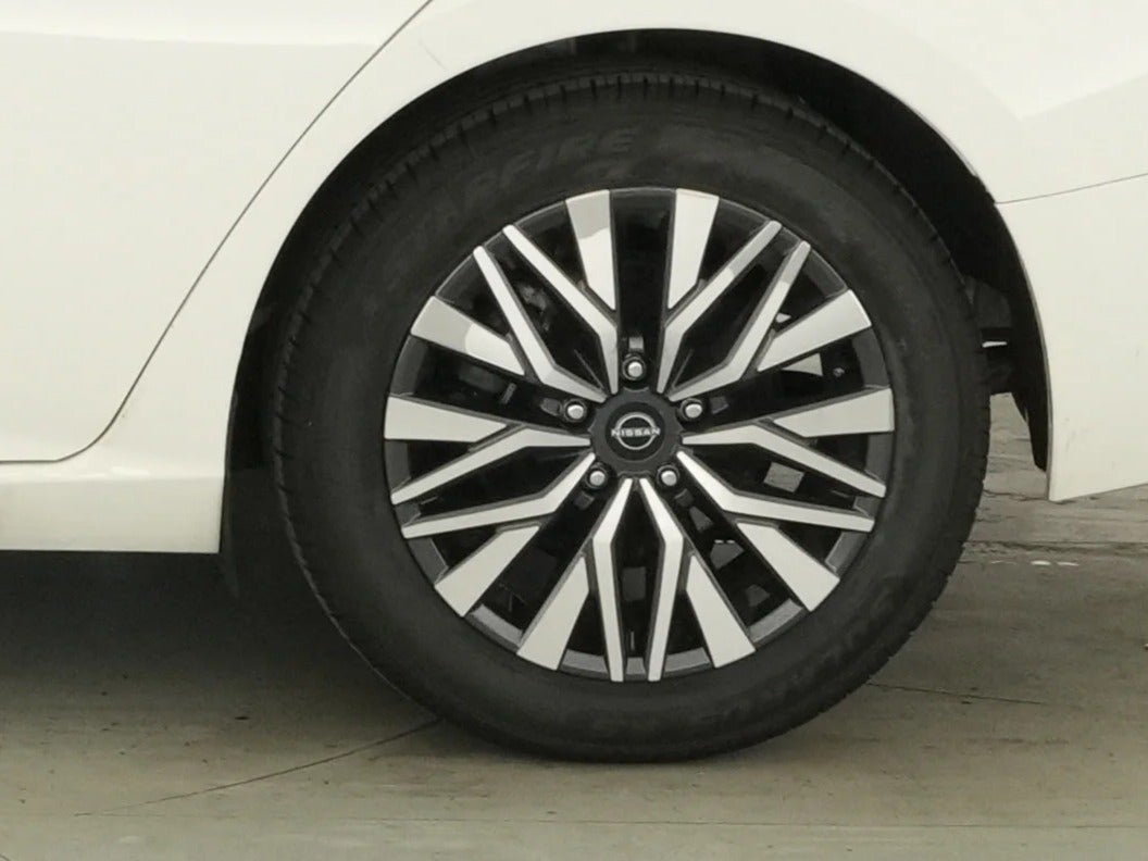 2025 Nissan Altima SV - Photo 15