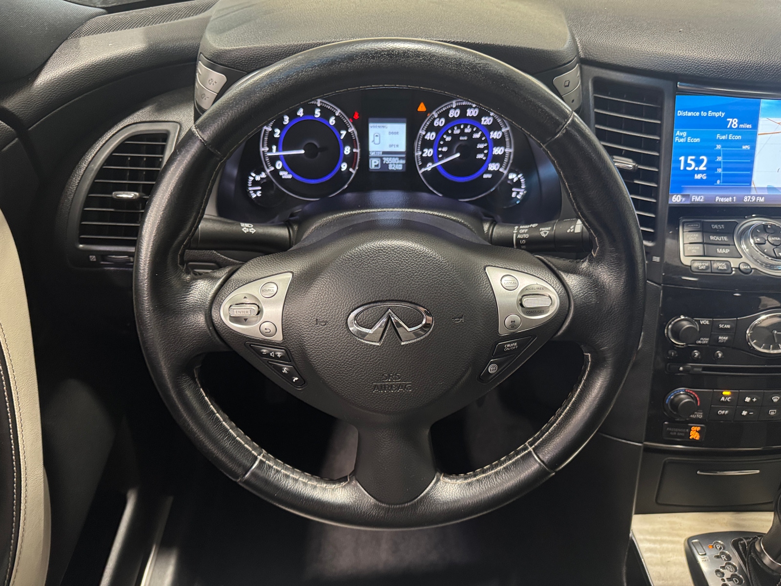 Thumbnail: 2017 INFINITI QX70 - 4