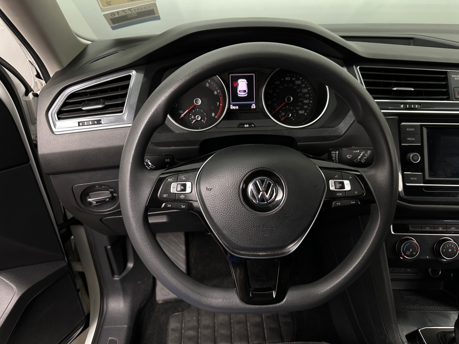 Thumbnail: 2021 Volkswagen Tiguan - 5