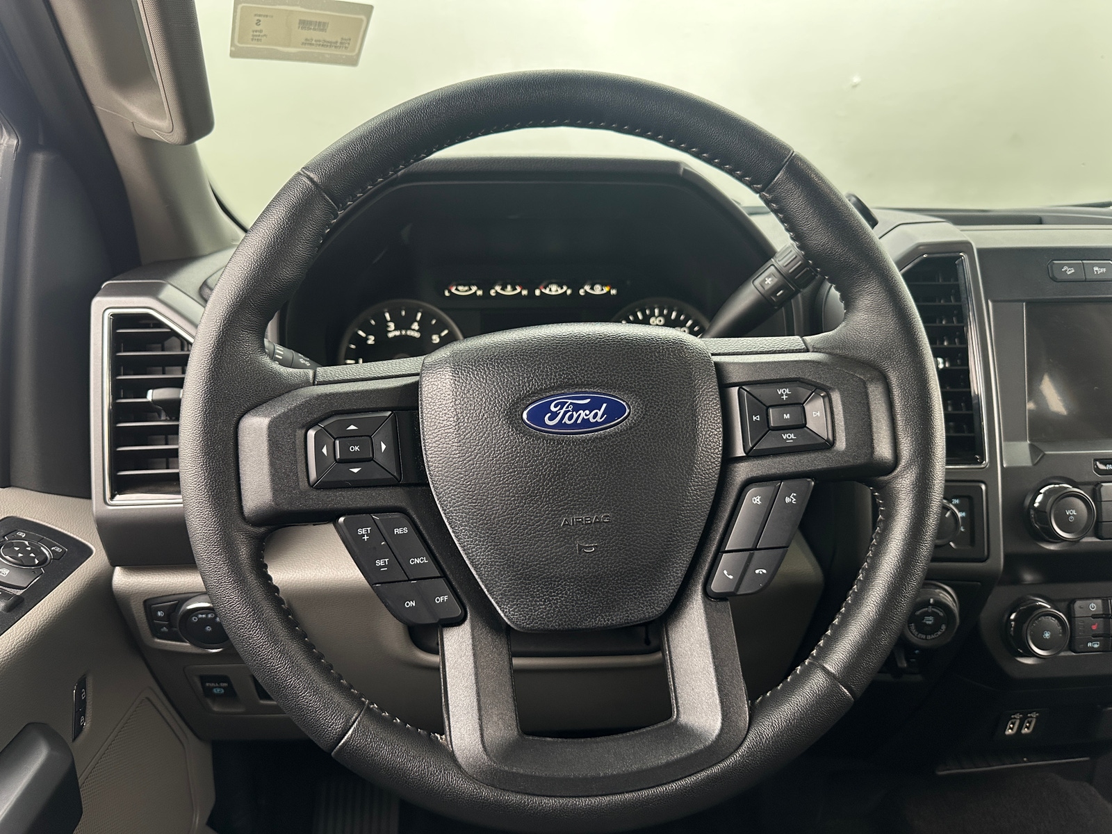 Thumbnail: 2019 Ford Econoline - 5