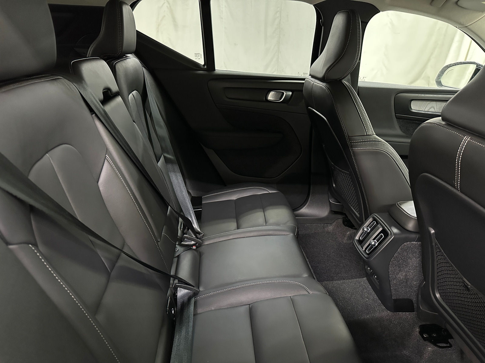Thumbnail: 2026 Volvo XC40 - 5