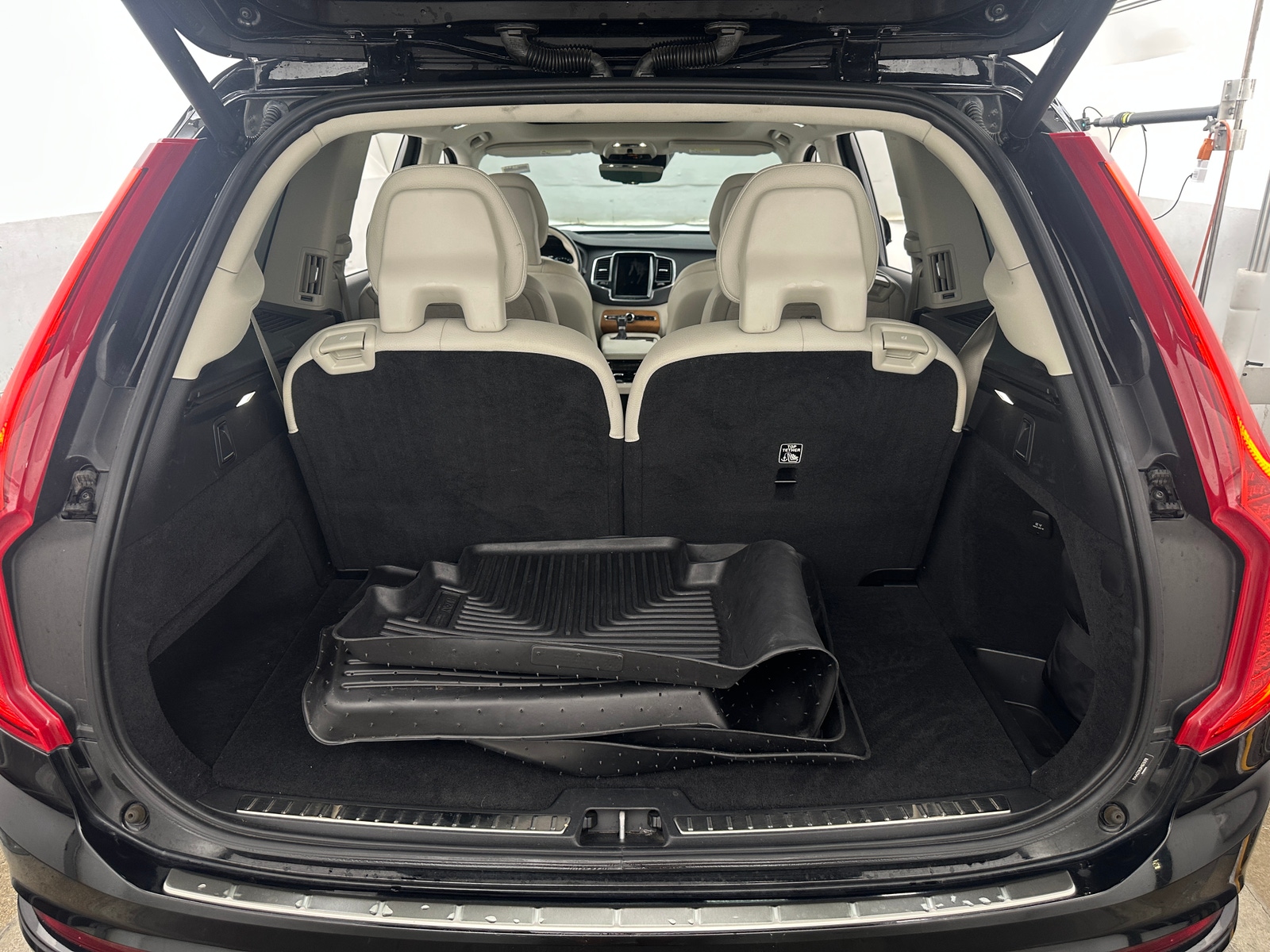 Thumbnail: 2021 Volvo XC90 - 6