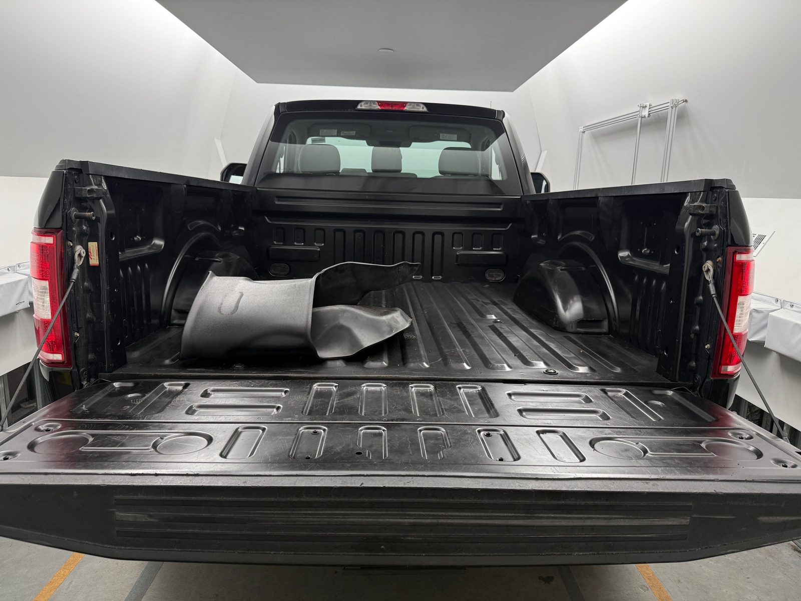 Thumbnail: 2019 Ford Econoline - 6