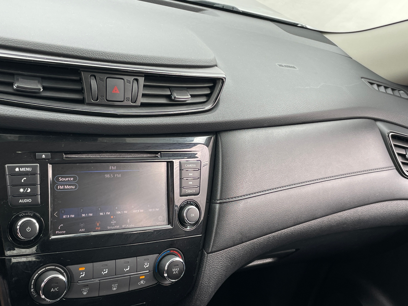 Thumbnail: 2019 Nissan Rogue - 4