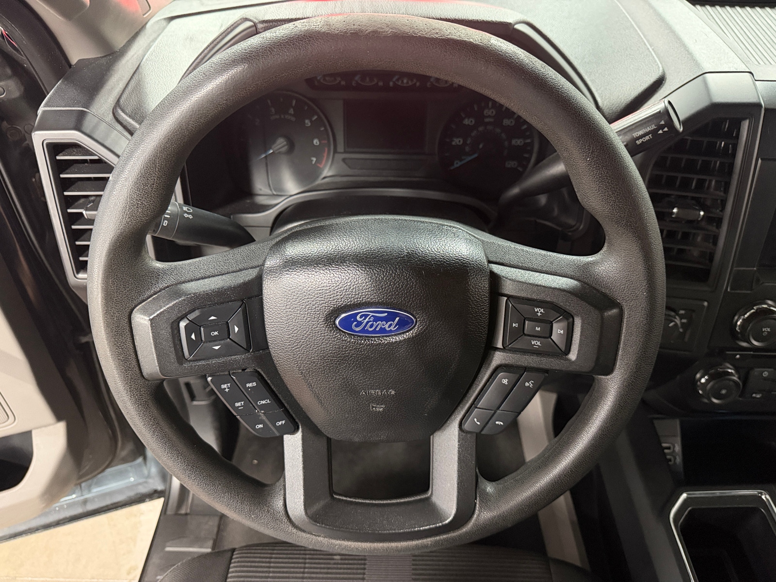 Thumbnail: 2017 Ford Econoline - 5