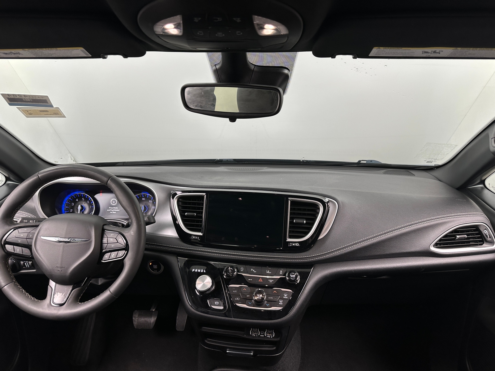 Thumbnail: 2024 Chrysler Pacifica - 3