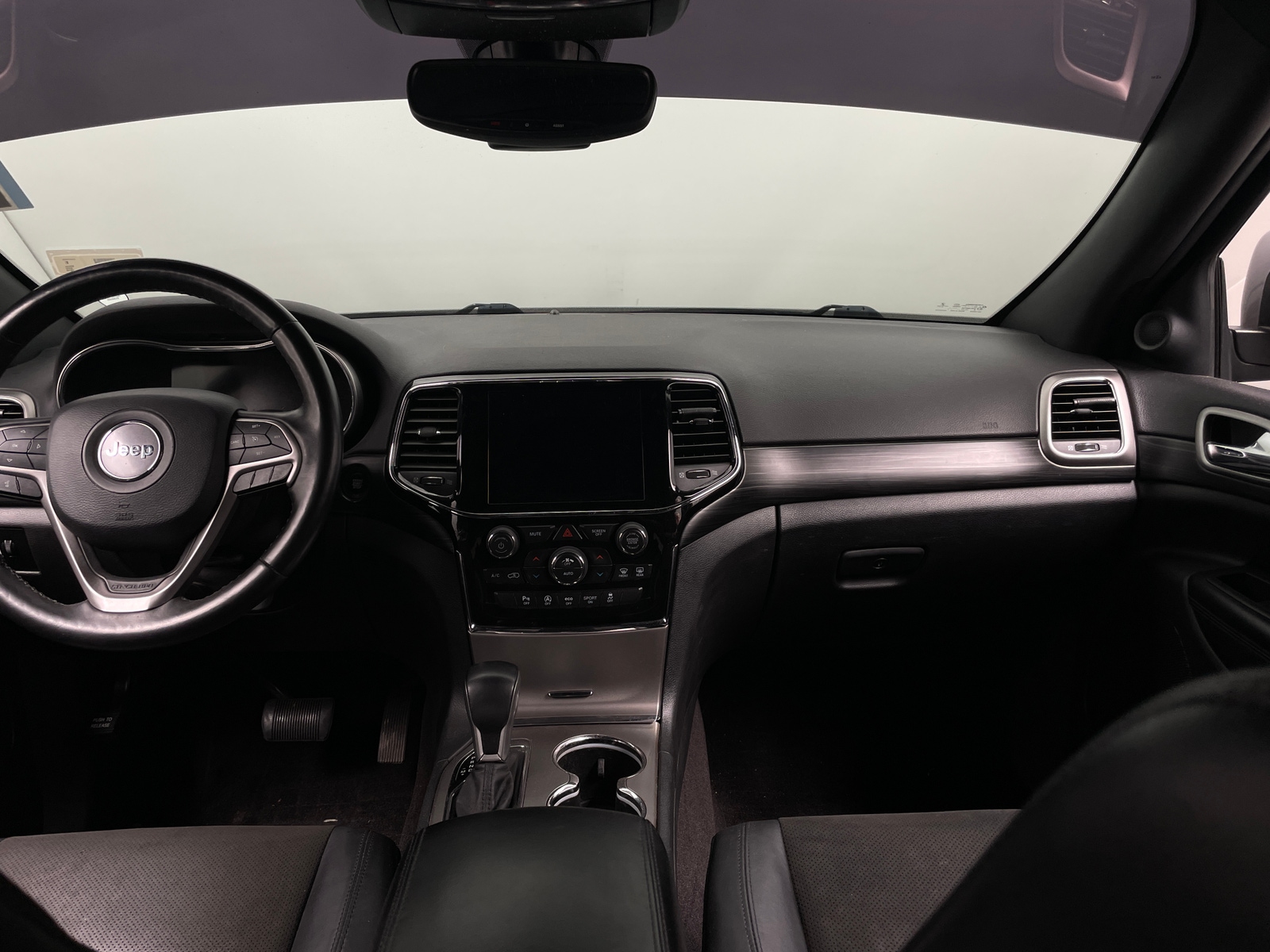 Thumbnail: 2019 Jeep Grand Cherokee - 3