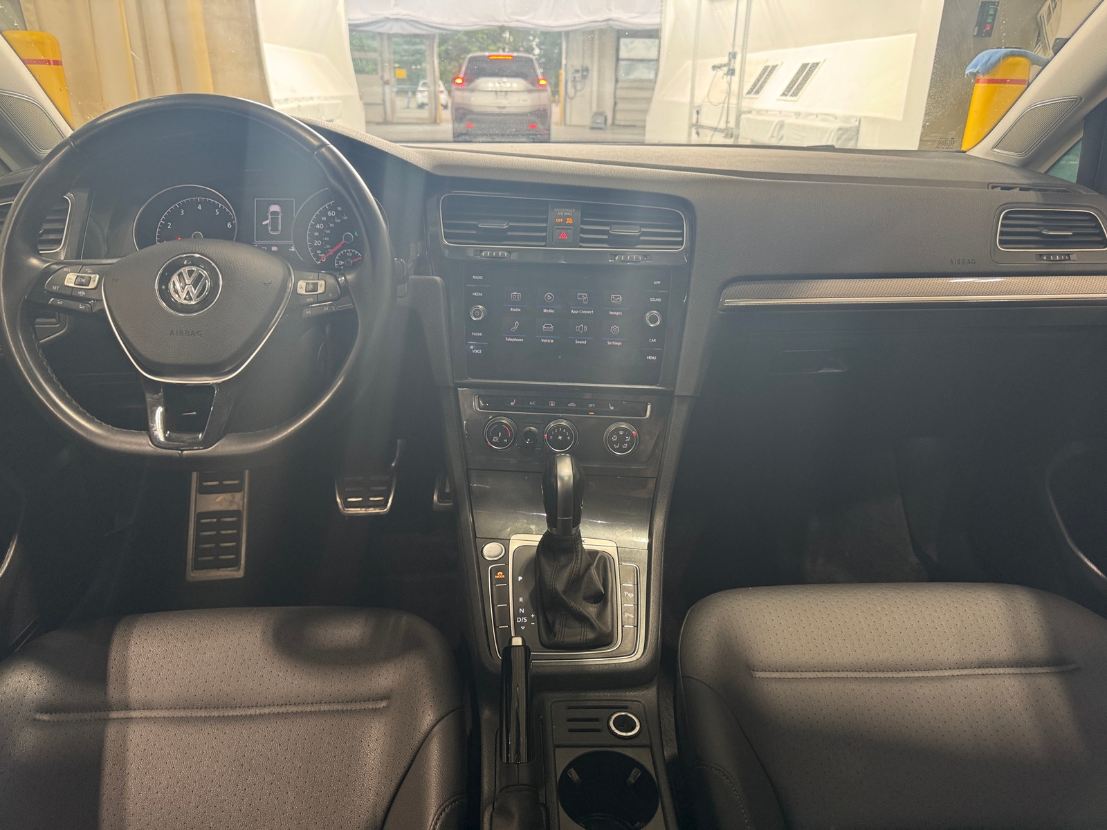 Thumbnail: 2019 Volkswagen Golf - 2