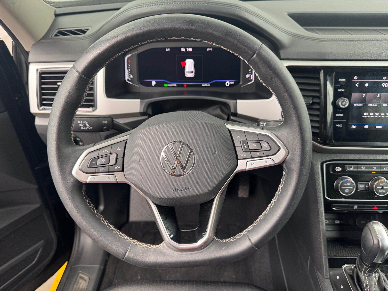 Thumbnail: 2023 Volkswagen Atlas - 4