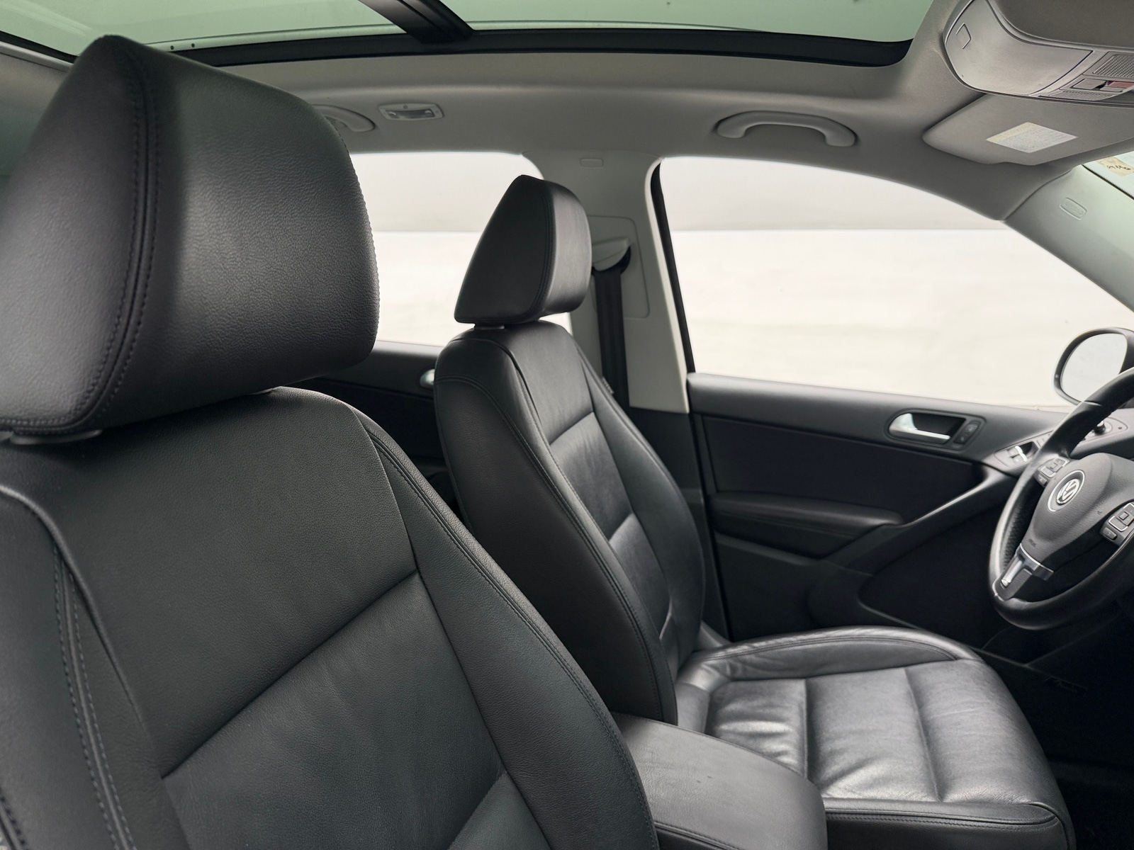 Thumbnail: 2016 Volkswagen Tiguan - 2