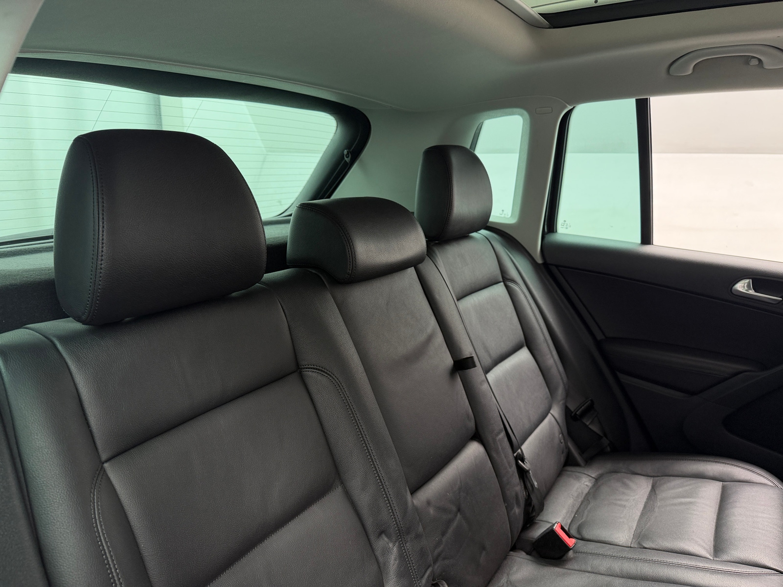 Thumbnail: 2016 Volkswagen Tiguan - 6