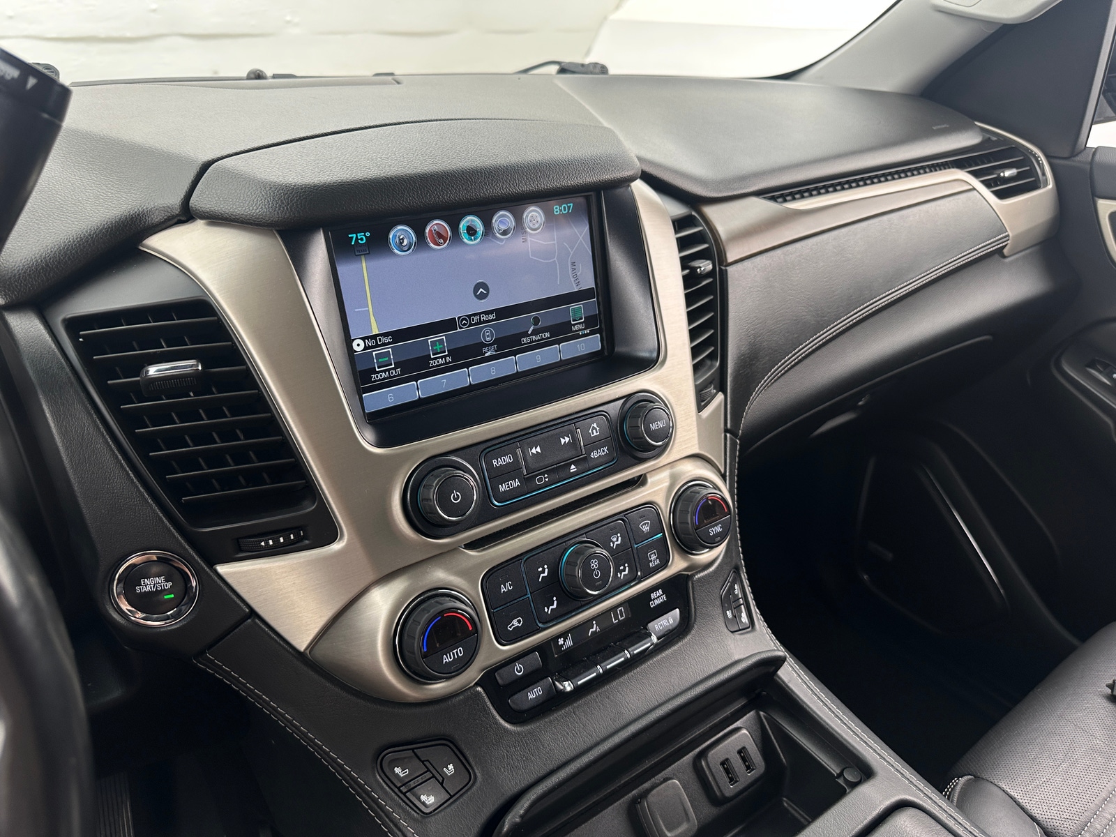 Thumbnail: 2019 GMC Yukon XL - 3