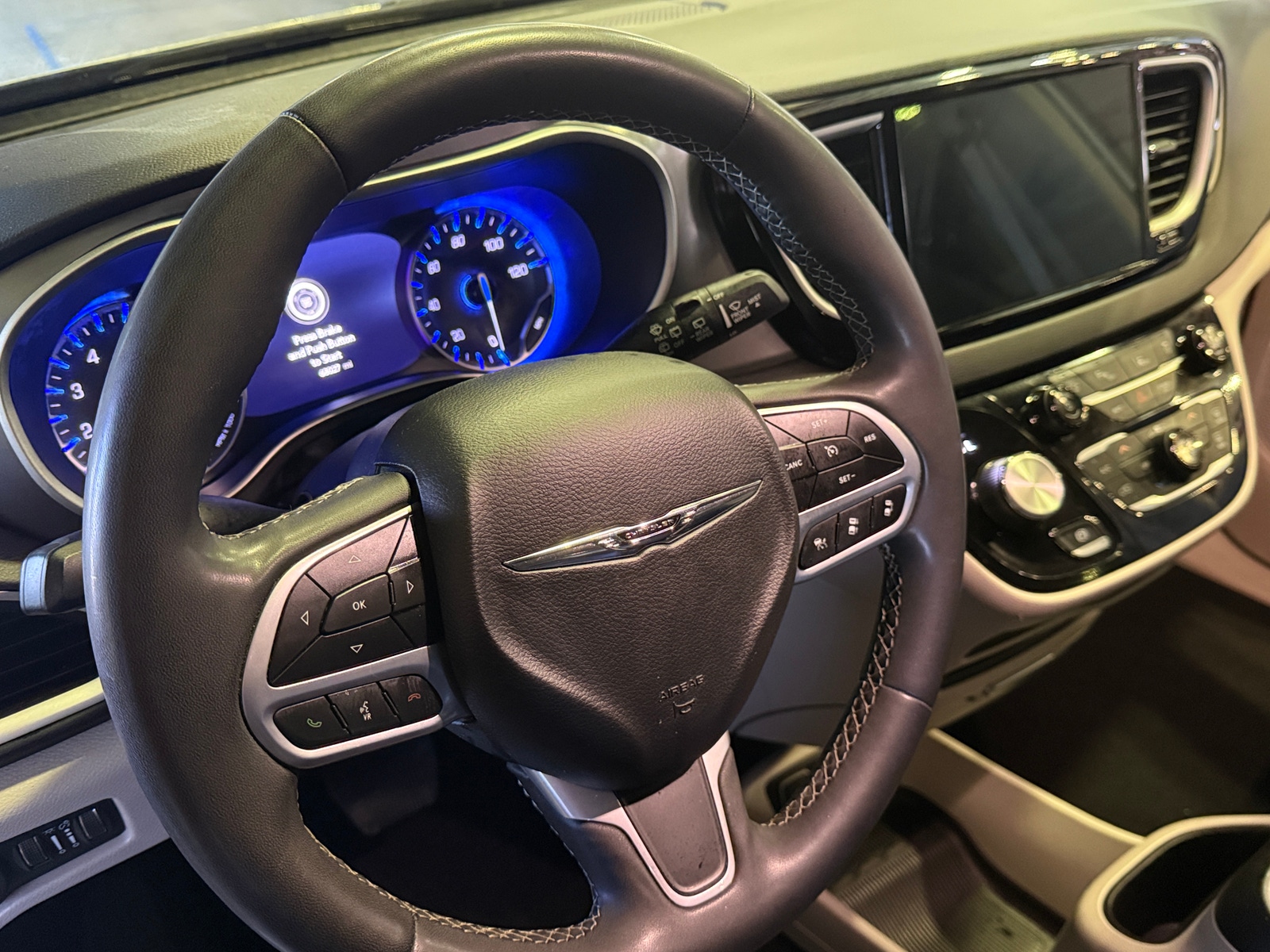 Thumbnail: 2024 Chrysler Pacifica - 4