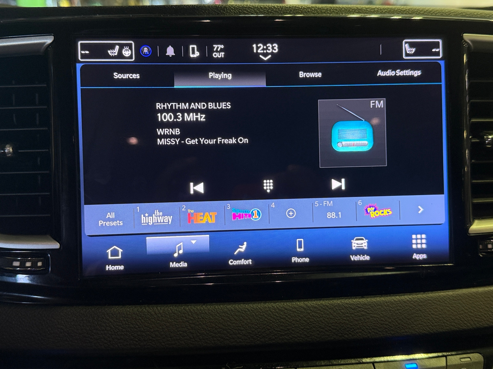 Thumbnail: 2024 Chrysler Pacifica - 3