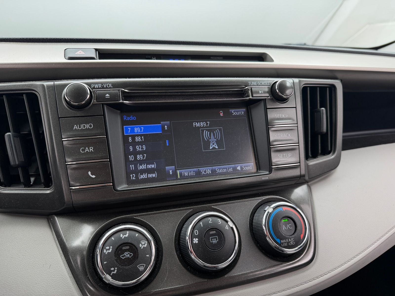 Thumbnail: 2015 Toyota RAV4 - 4