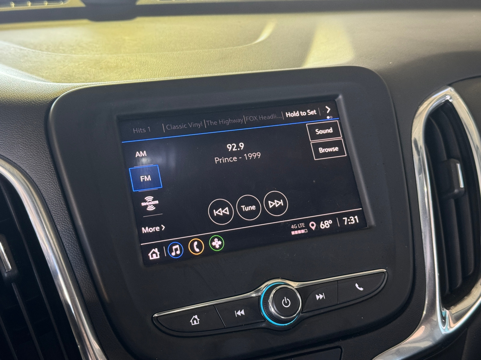 Thumbnail: 2023 Chevrolet Equinox - 4
