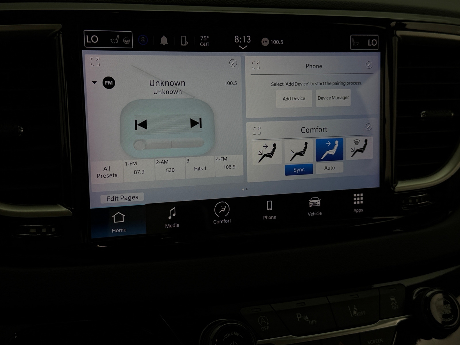 Thumbnail: 2023 Chrysler Pacifica - 3