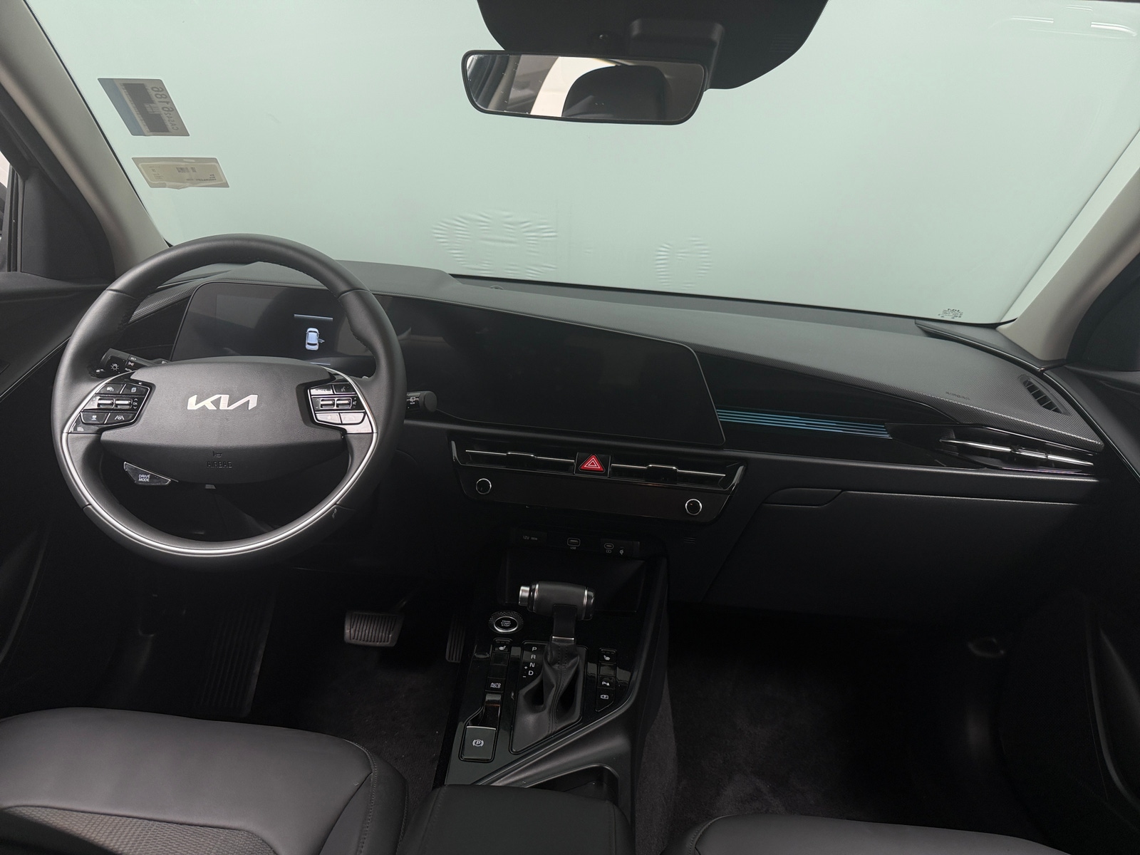 Thumbnail: 2023 Kia Niro - 3