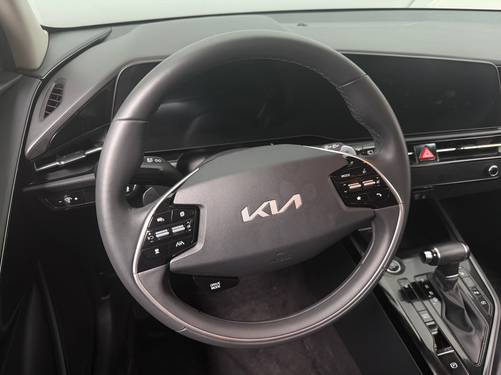Thumbnail: 2023 Kia Niro - 5