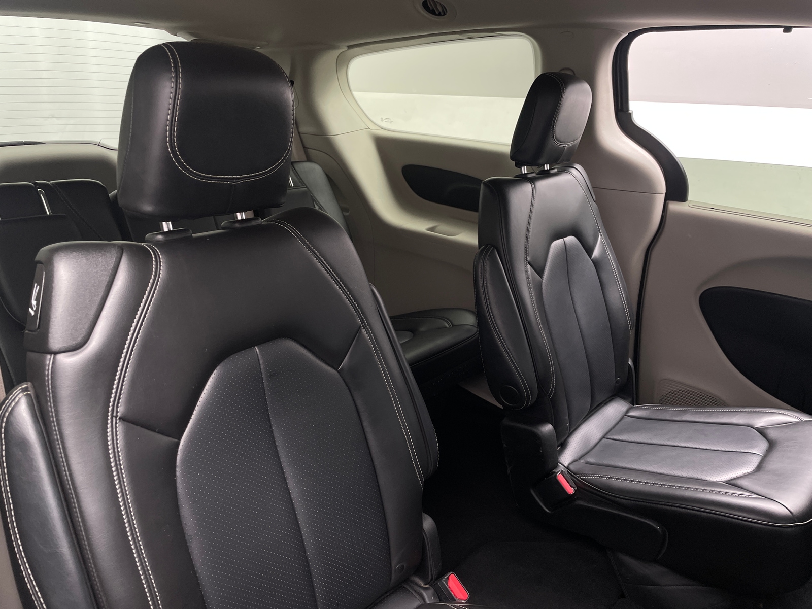 Thumbnail: 2023 Chrysler Pacifica - 5