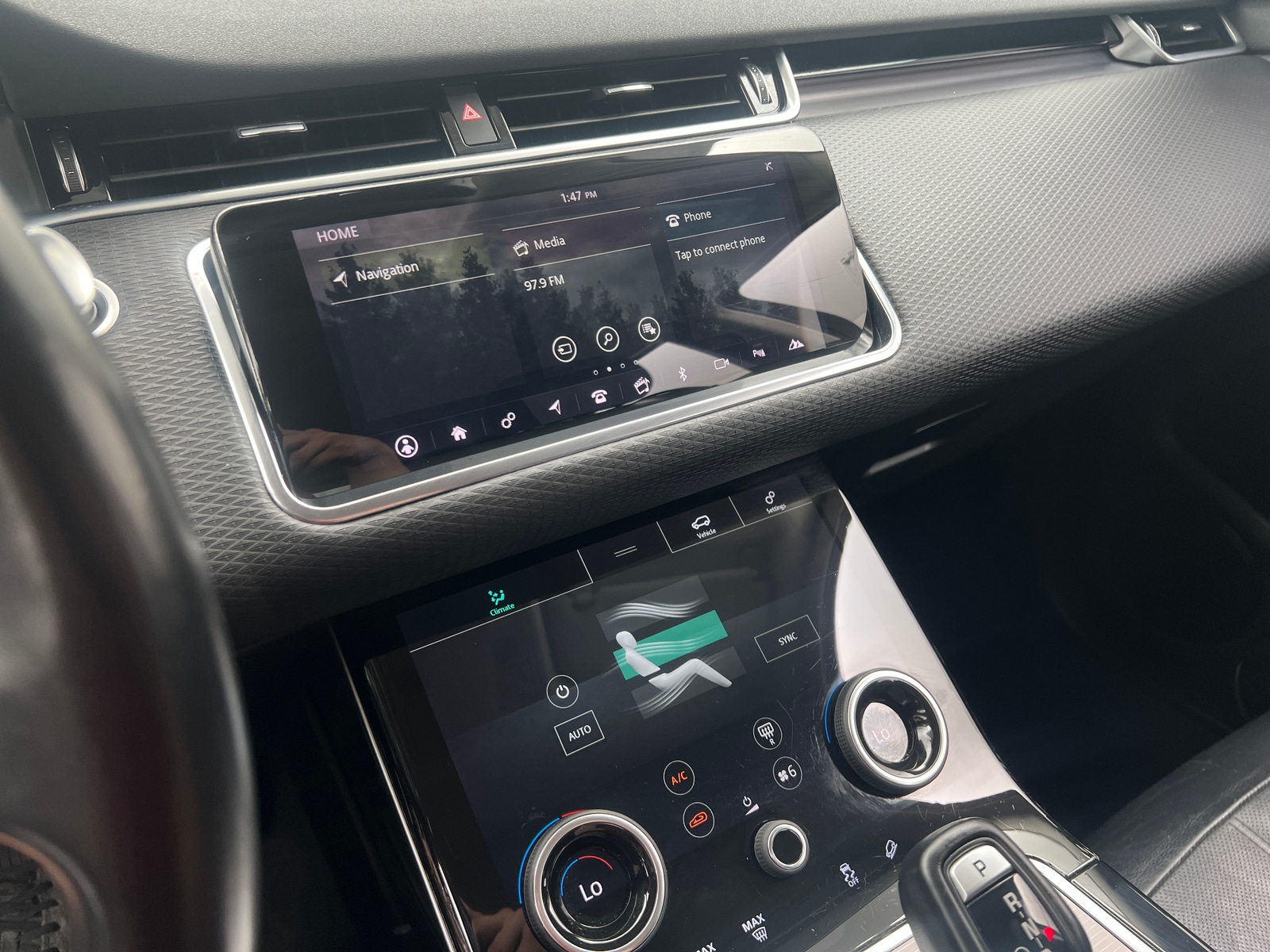 Thumbnail: 2020 Land Rover Range Rover Evoque - 3