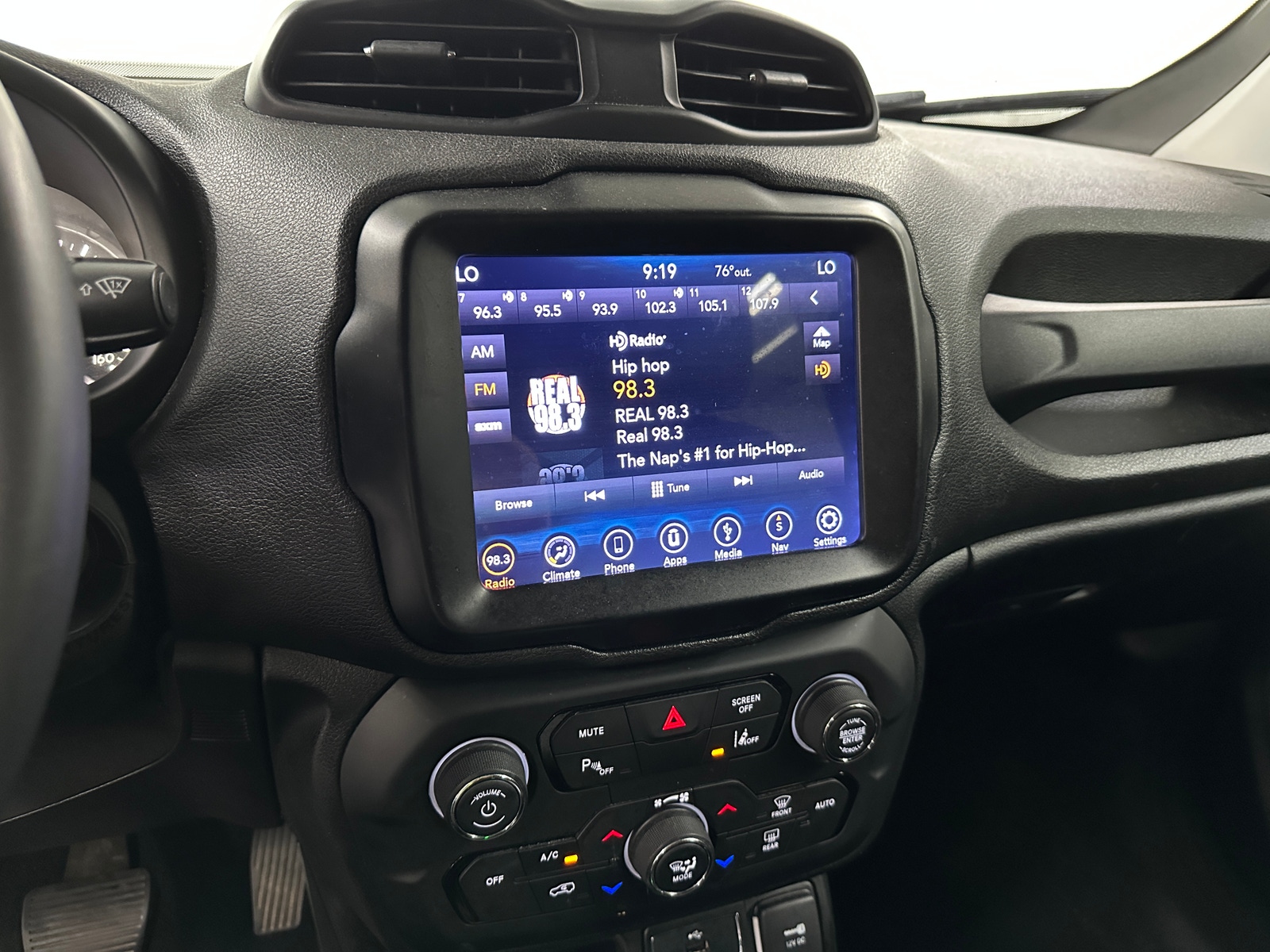 Thumbnail: 2018 Jeep Renegade - 4