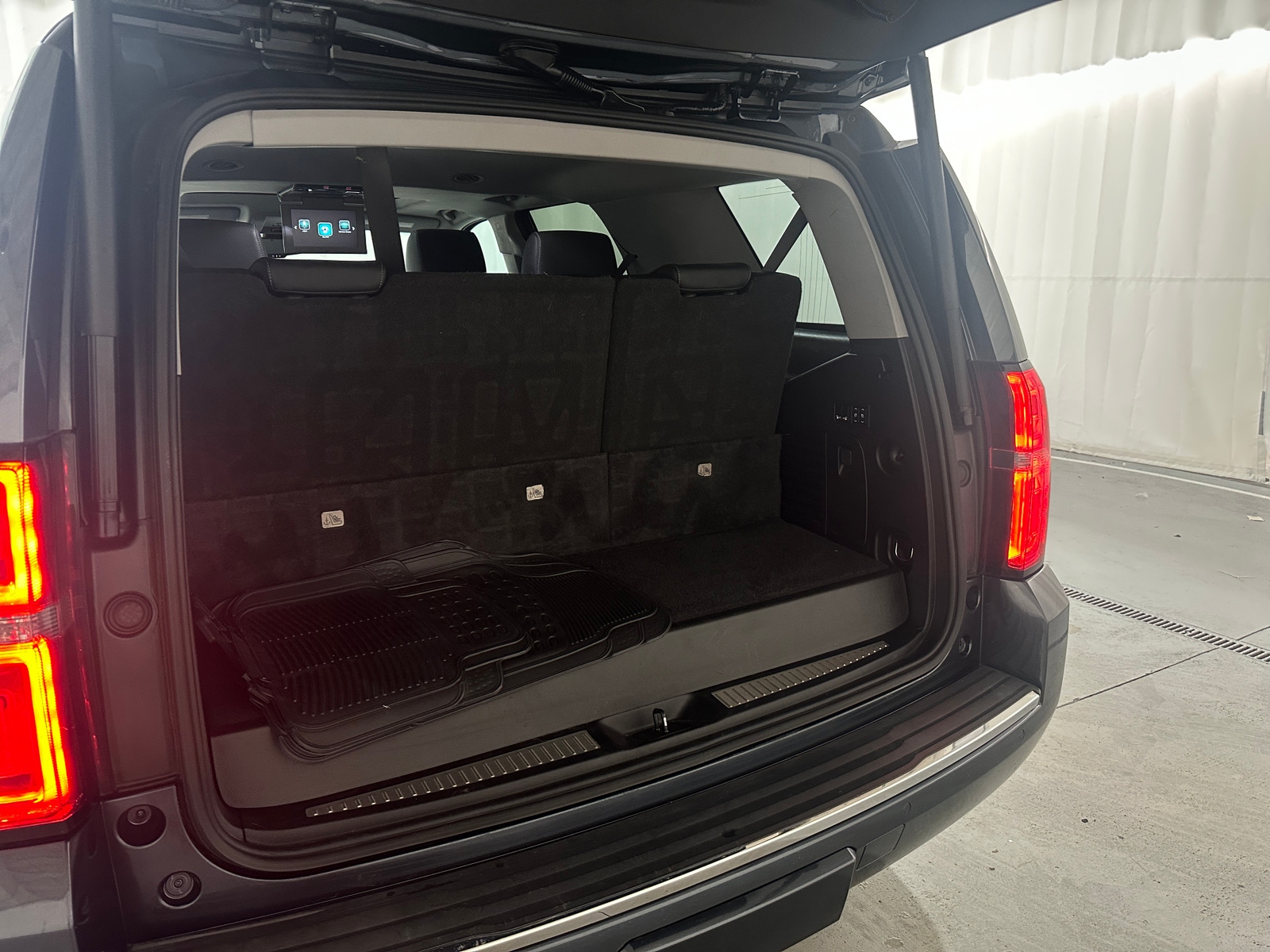 Thumbnail: 2019 Chevrolet Tahoe - 6