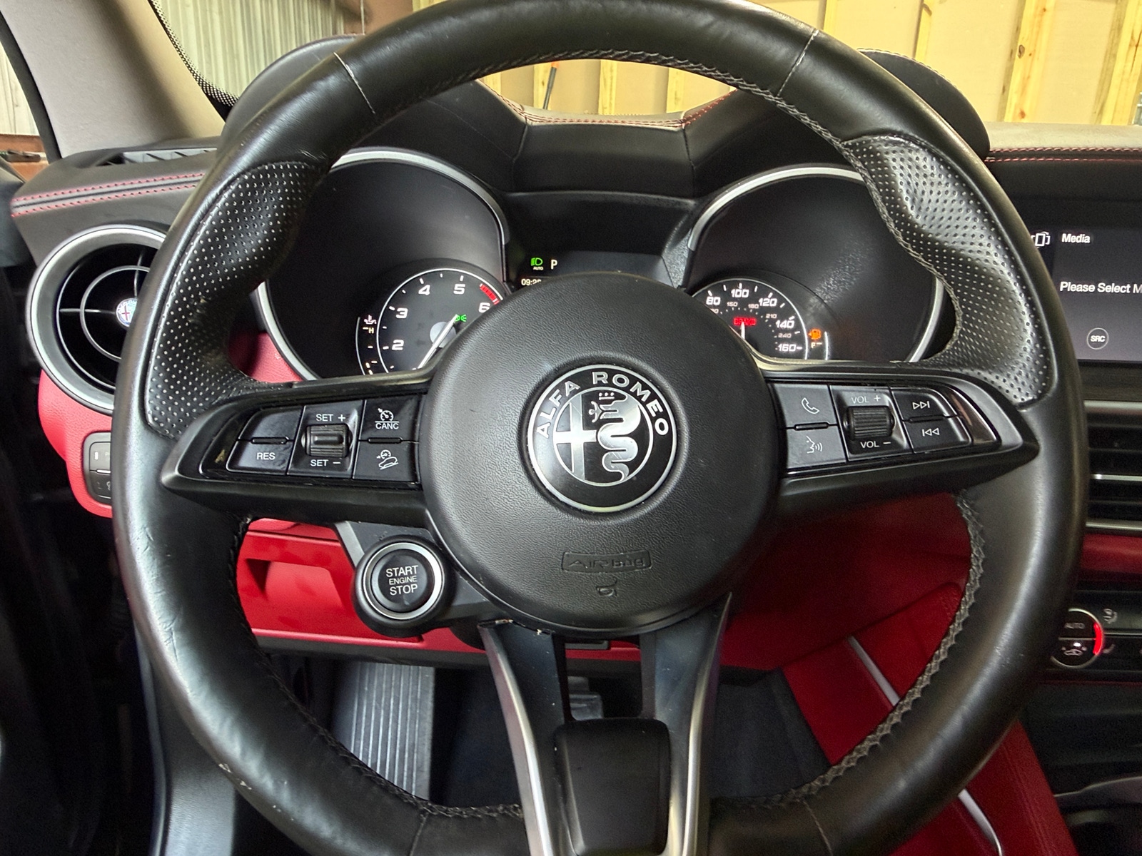 Thumbnail: 2020 Alfa Romeo Stelvio - 4