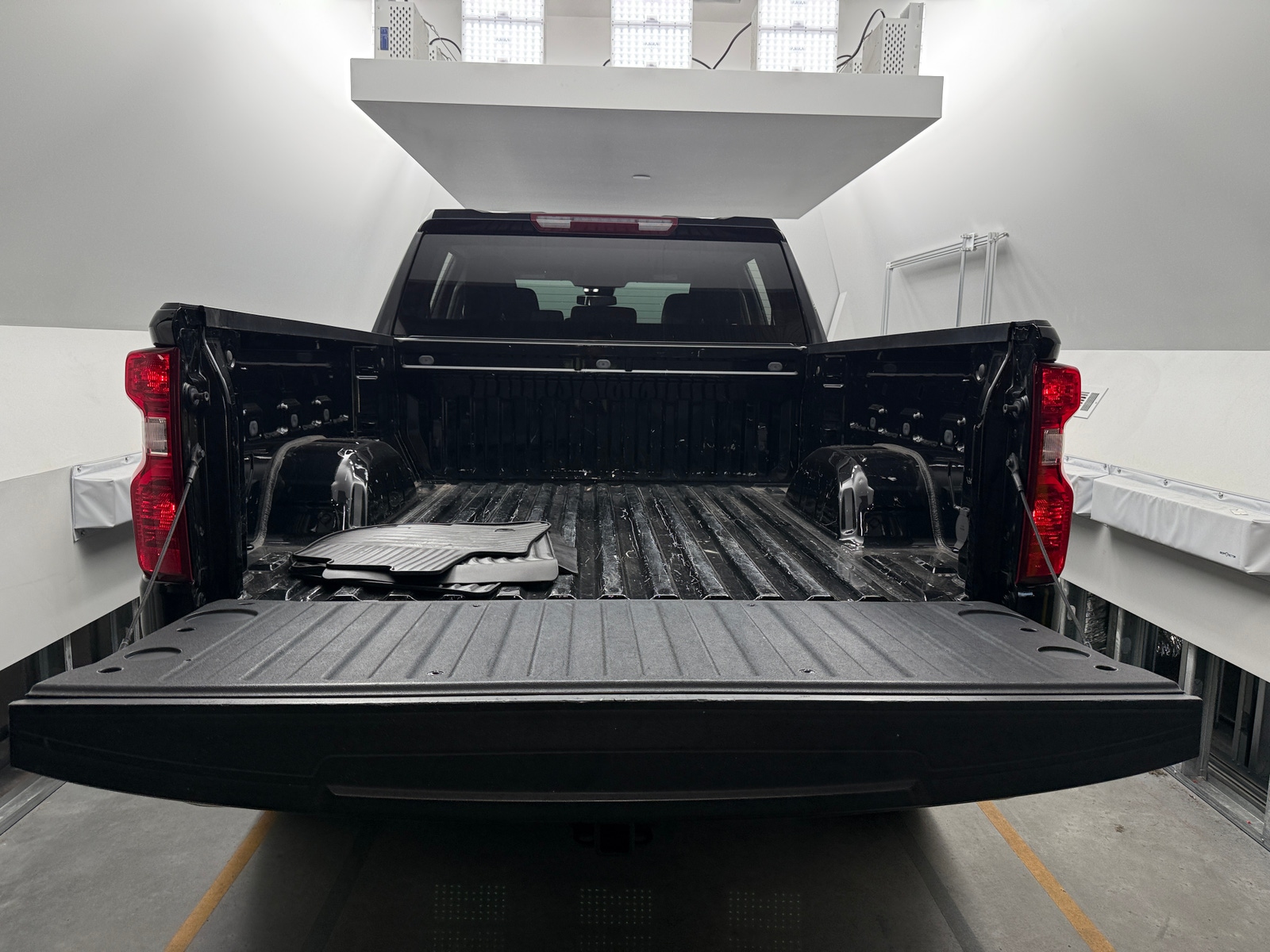 Thumbnail: 2023 Chevrolet Silverado 1500 - 7