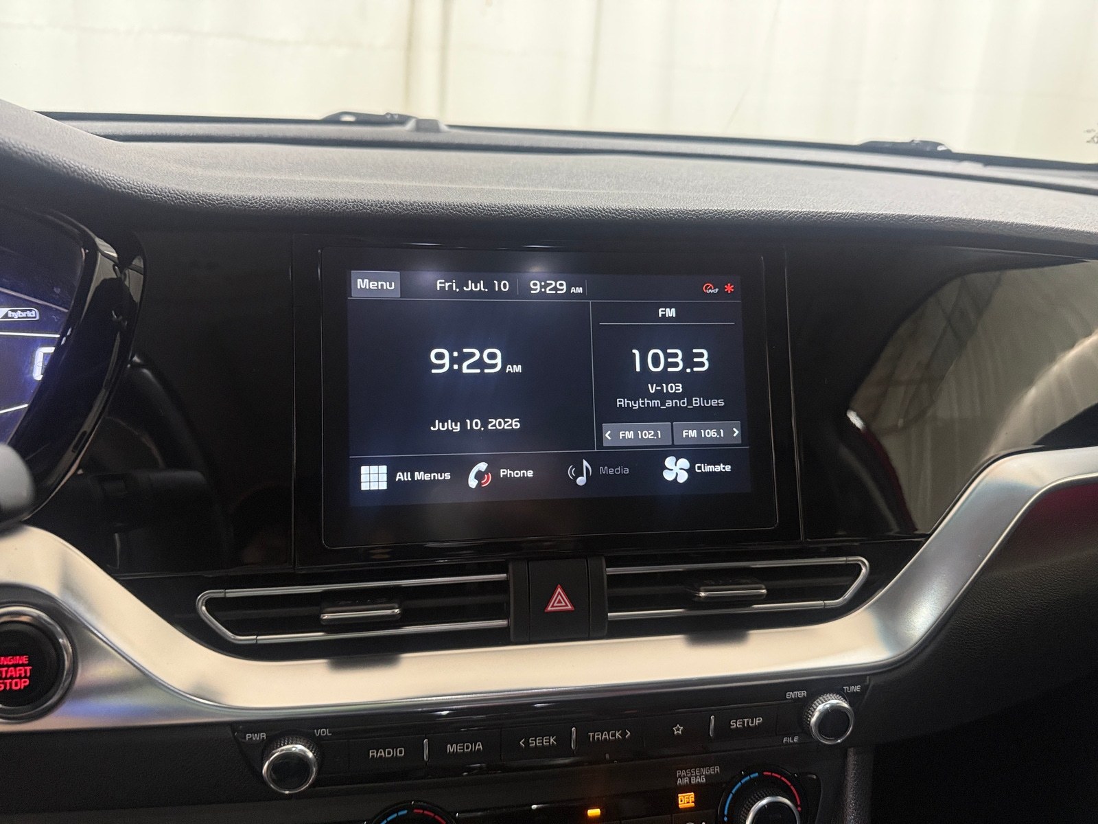 Thumbnail: 2021 Kia Niro - 3