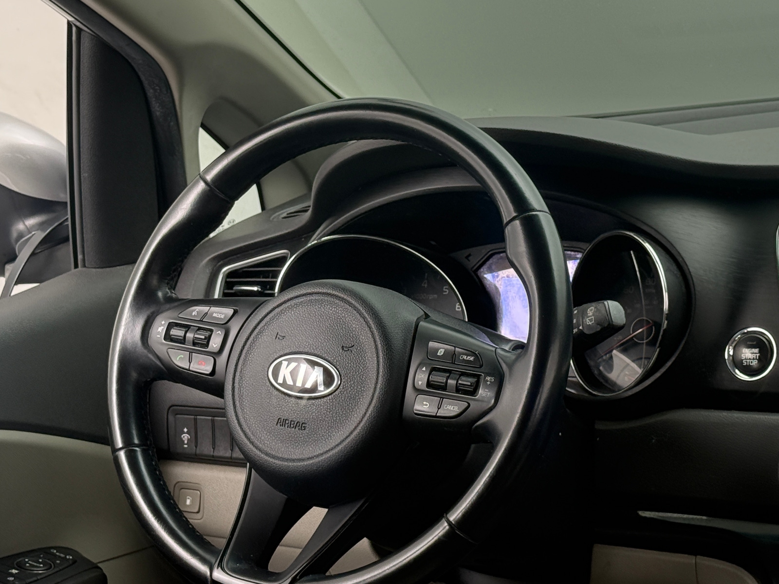 Thumbnail: 2017 Kia Sedona - 5