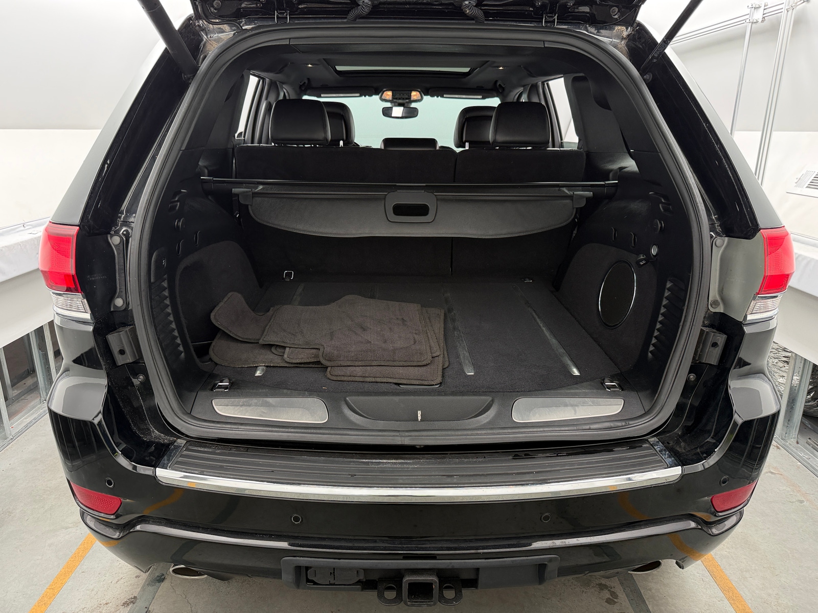 Thumbnail: 2017 Jeep Grand Cherokee - 6