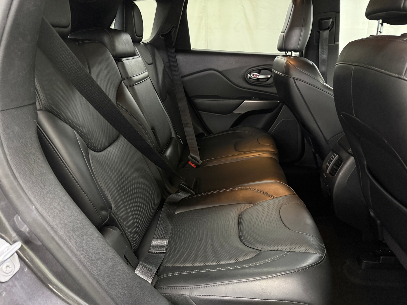 Thumbnail: 2019 Jeep Cherokee - 5