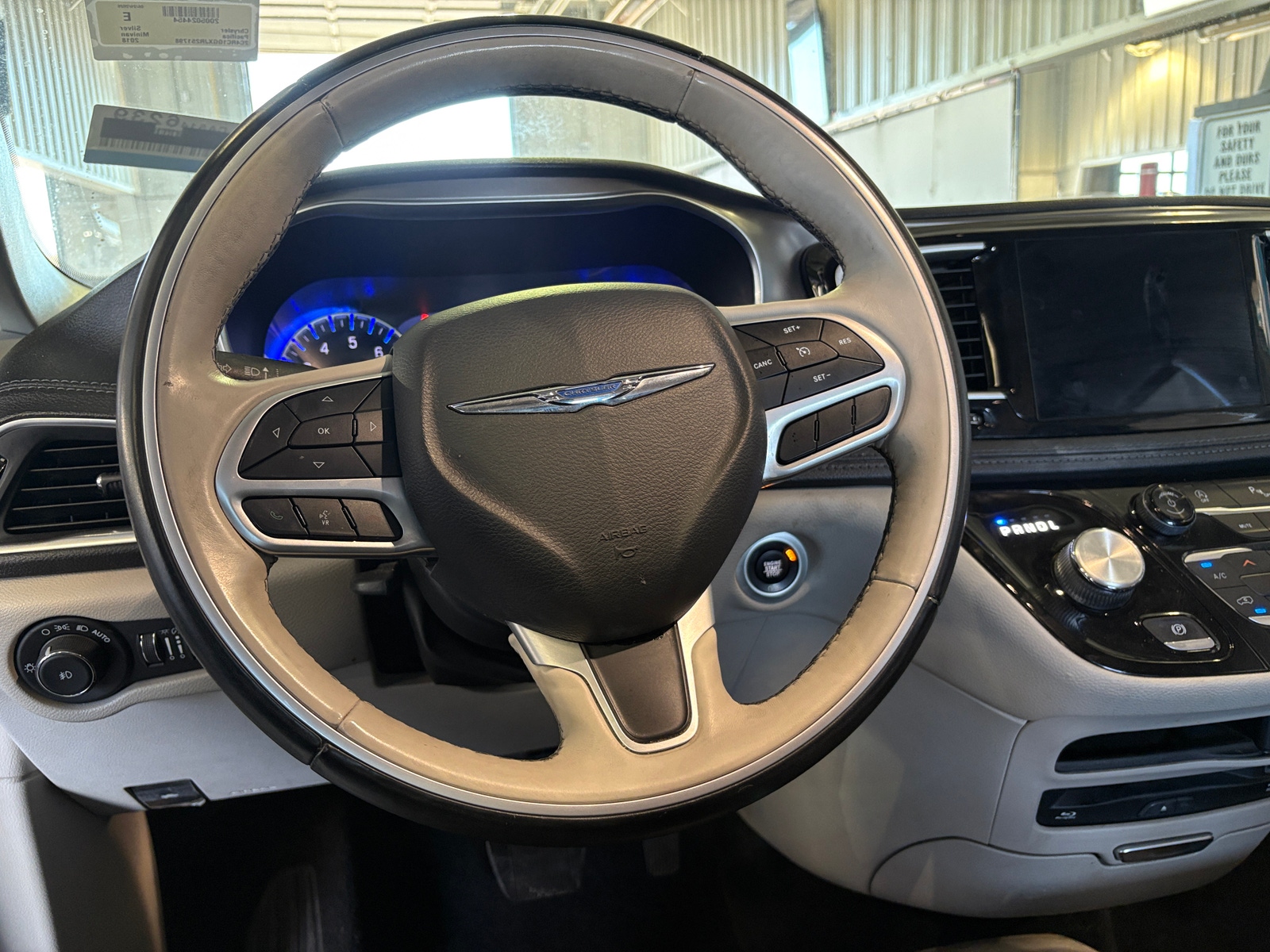 Thumbnail: 2018 Chrysler Pacifica - 4