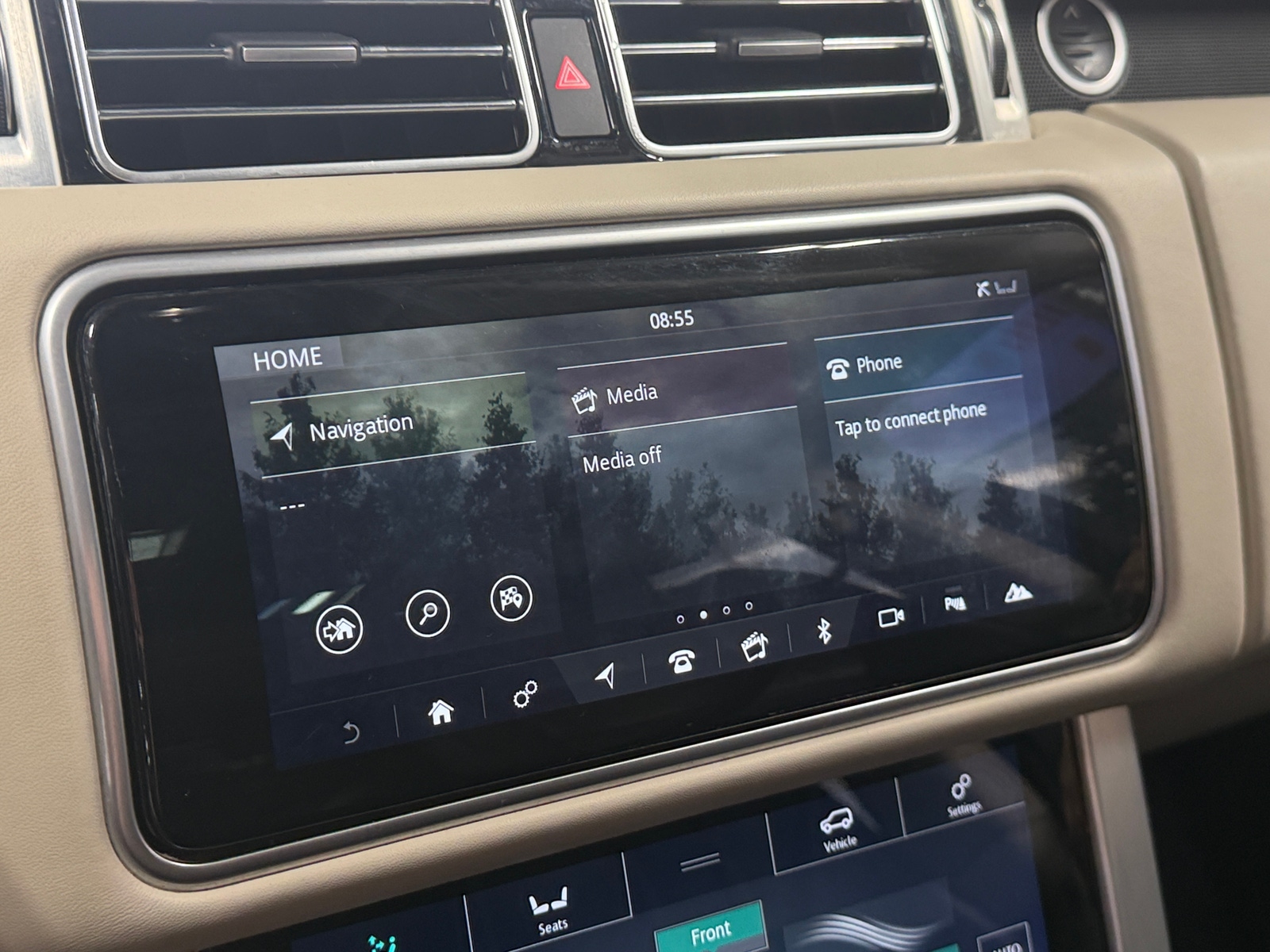Thumbnail: 2020 Land Rover Range Rover - 3