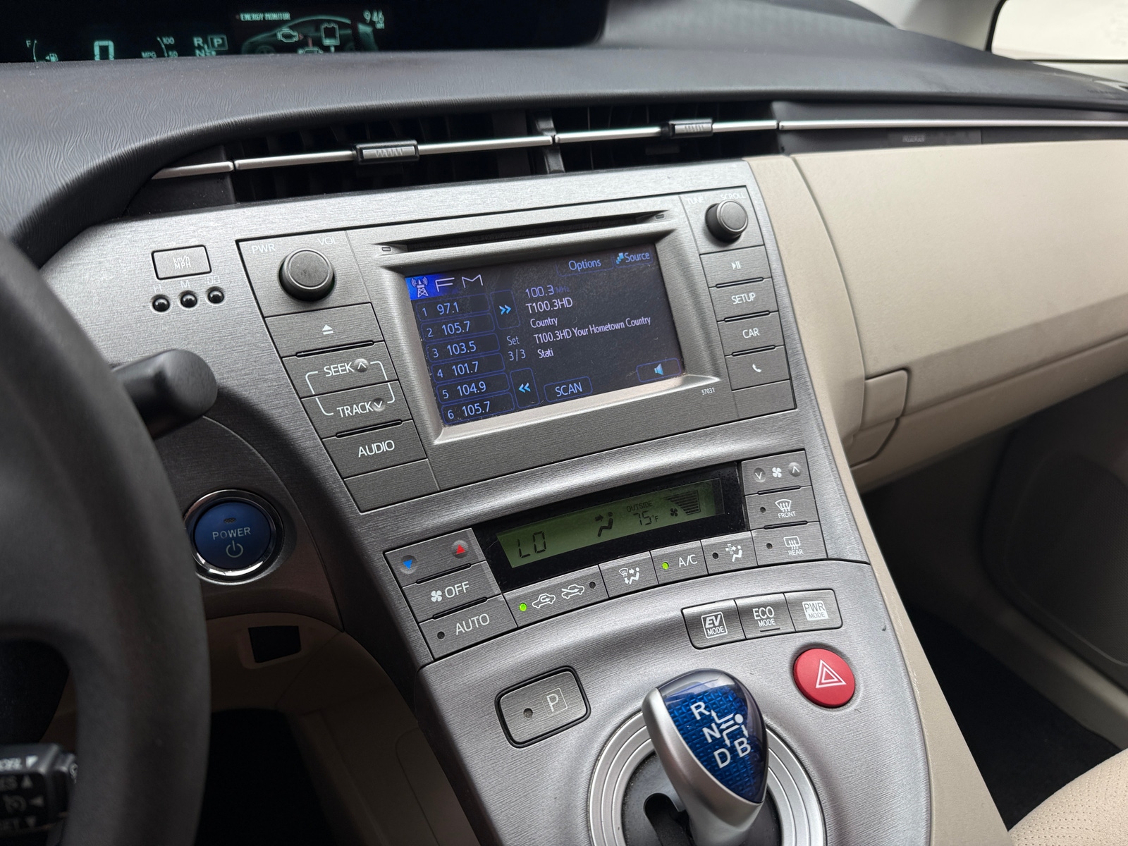 Thumbnail: 2015 Toyota Prius - 4