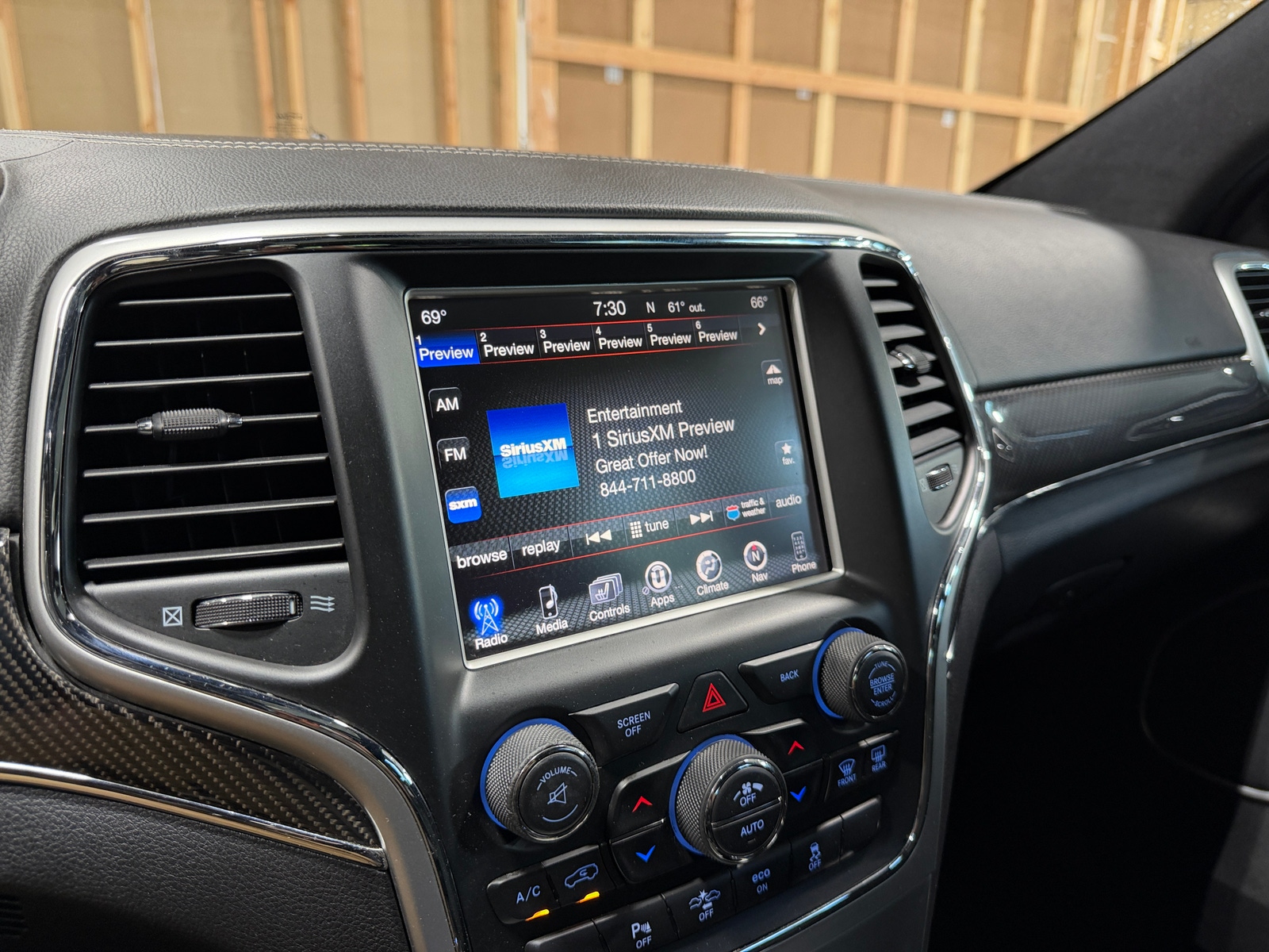 Thumbnail: 2015 Jeep Grand Cherokee - 3