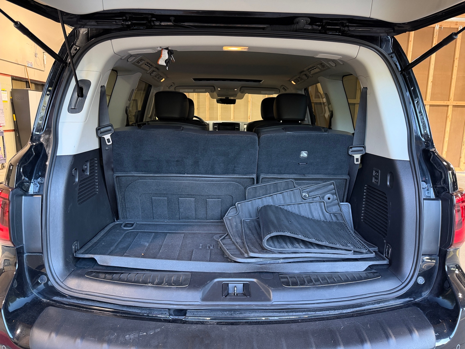 Thumbnail: 2021 INFINITI QX80 - 6